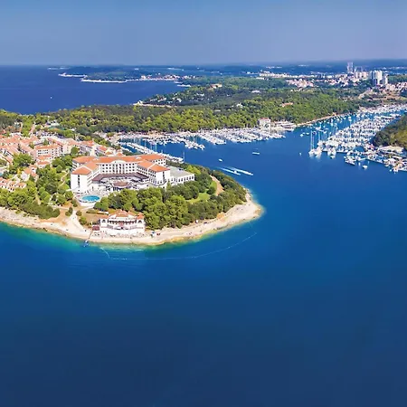 1 Bedroom Lovely In Apartment Pula