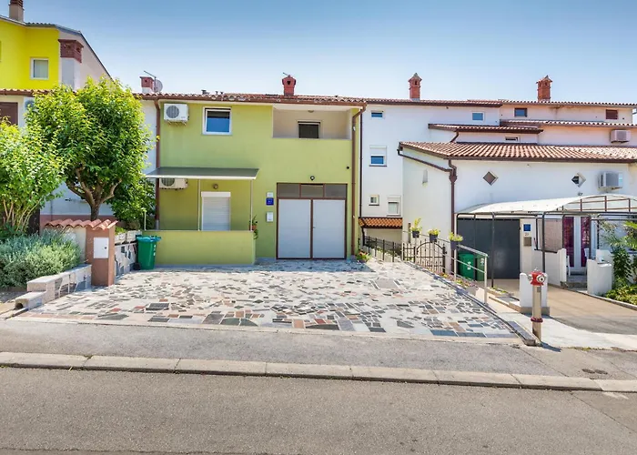 Apartment 1 Bedroom Lovely In Pula